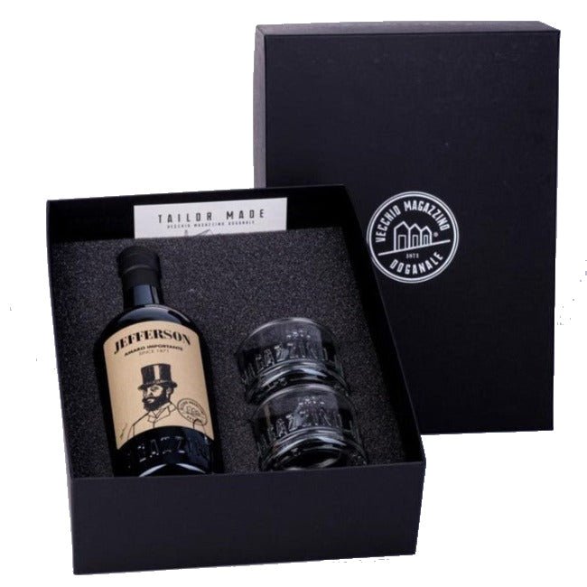 Bottiglia di Amaro Importante Jefferson, amaro artigianale calabrese dal colore ambrato e dalle intense note agrumate ed erbacee