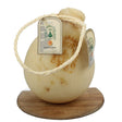 Caciocavallo Silano DOP — formaggio tipico del Sud Italia prodotto in Basilicata con latte vaccino locale. Lavorazione artigianale e gusto deciso per un’eccellenza gastronomica selezionata da Sudrise.