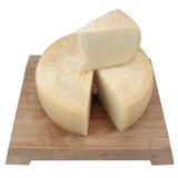 Formaggio caprino da animali al pascolo della Basilicata