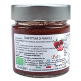 Vasetto di confettura di fragole con tanta frutta e poco zucchero, preparata con fragole tagliate a mano senza essere frullate. Prodotte in Basilicata