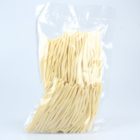 Ferricelli di semola di grano duro, trafilati e modellati a mano nel piccolo laboratorio di Laurenzana.