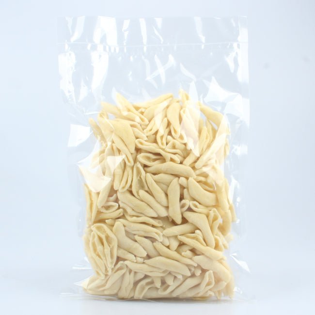 Strascinati di pasta fresca di semola di grano duro, lavorati a mano nel laboratorio artigianale di Laurenzana.